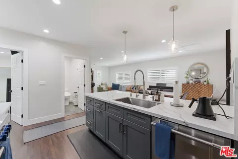 Entry Way - 966 Worcester Ave, Pasadena, CA 91104 photo 2 of 2