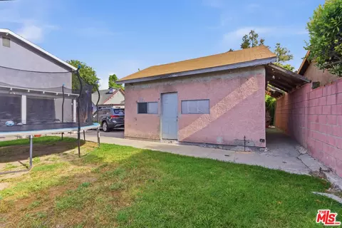Exterior - 966 Worcester Ave, Pasadena, CA 91104 photo 9 of 9