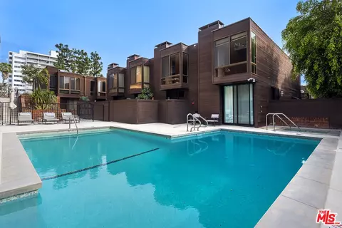 1033 Carol Dr #T3, West Hollywood, CA 90069