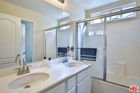 Bath - 17828 Woodbine Ct, Carson, CA 90746 photo 4 of 4