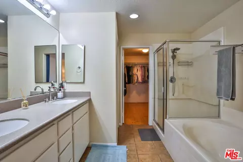 Bath - 17828 Woodbine Ct, Carson, CA 90746 photo 2 of 4