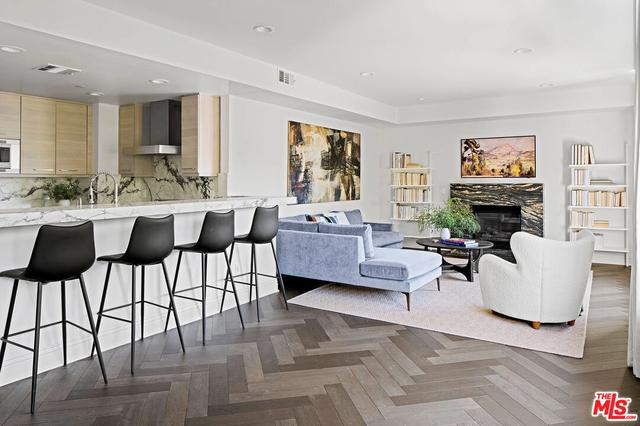 718 N Croft Ave #201, West Hollywood, CA 90069