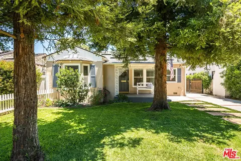 5320 Irvine Ave, North Hollywood, CA 91601