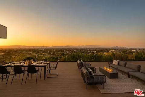 4207 Don Alanis Pl, Los Angeles, CA 90008