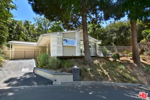 3553 Summerfield Dr, Sherman Oaks, CA 91423
