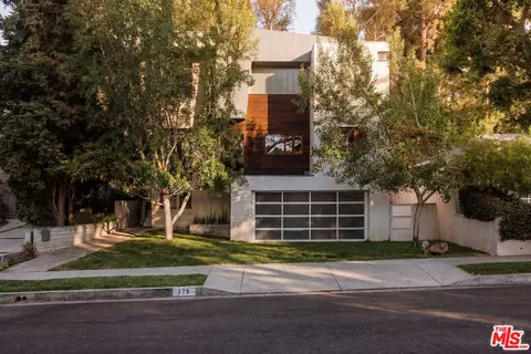 179 Beloit Ave, Los Angeles, CA 90049