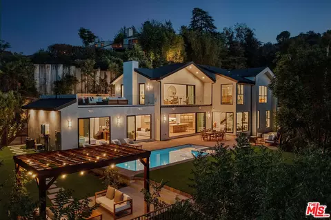14242 Valley Vista Blvd, Sherman Oaks, CA 91423