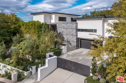 9455 Eden Dr, Beverly Hills, CA 90210
