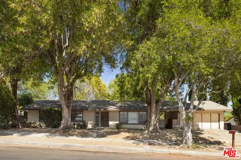 11342 Jeff Ave, Sylmar, CA 91342