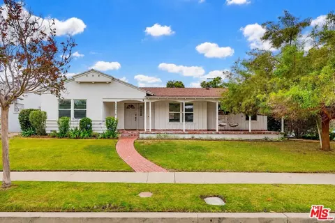 12836 Waddell St, Valley Village, CA 91607
