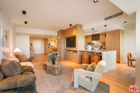 13600 Marina Pointe Dr #604, Marina Del Rey, CA 90292