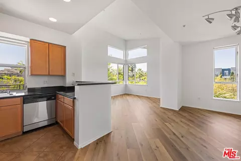 6400 Crescent Park #402, Playa Vista, CA 90094