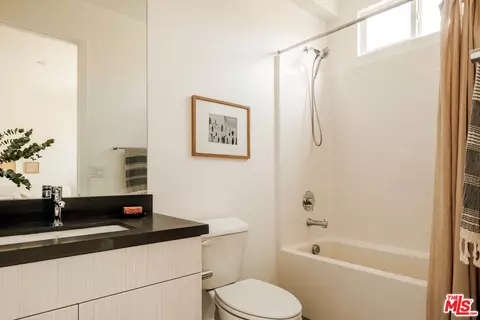 Bath - 14113 W Monroe Pl, Van Nuys, CA 91405 photo 6 of 8