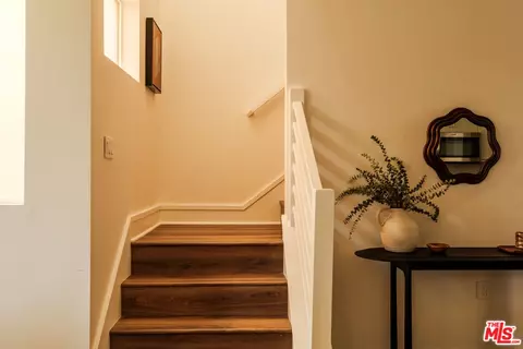 Entry Way - 14113 W Monroe Pl, Van Nuys, CA 91405 photo 3 of 8