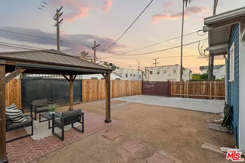 Exterior - 2002 Lime Ave, Long Beach, CA 90806 photo 3 of 6