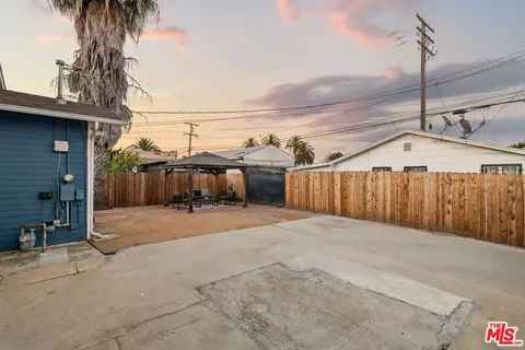 Exterior - 2002 Lime Ave, Long Beach, CA 90806 photo 4 of 6