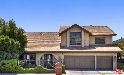 8004 Oceanus Dr, Los Angeles, CA 90046