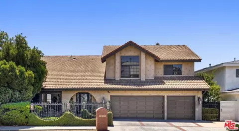8004 Oceanus Dr, Los Angeles, CA 90046
