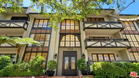 133 S Oakhurst Dr #204, Beverly Hills, CA 90212