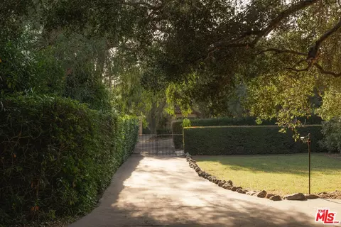 660 Buena Vista Dr, Montecito, CA 93108 photo 2