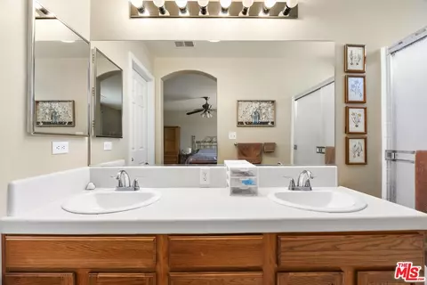 Bath - 3516 Alpha Ct, Bakersfield, CA 93312 photo 2 of 4
