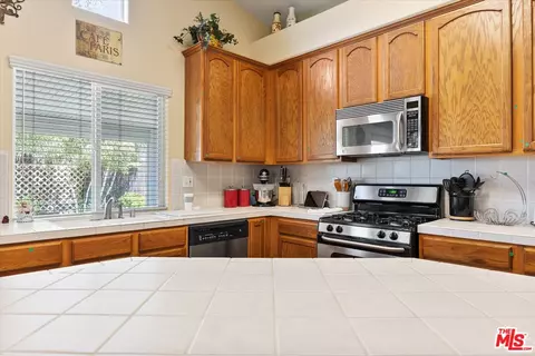 Kitchen - 3516 Alpha Ct, Bakersfield, CA 93312 photo 3 of 7