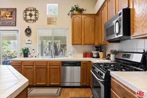 Kitchen - 3516 Alpha Ct, Bakersfield, CA 93312 photo 4 of 7