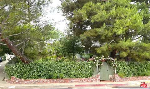 4947 Serrania Ave, Woodland Hills, CA 91364