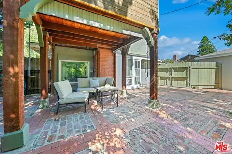 4947 Serrania Ave, Woodland Hills, CA 91364