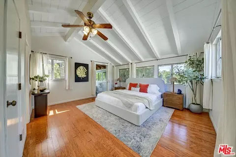 4947 Serrania Ave, Woodland Hills, CA 91364