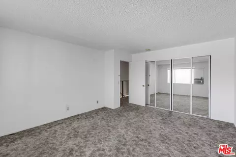 Bedroom - 10139 Hillhaven Ave, Tujunga, CA 91042 photo 2 of 5