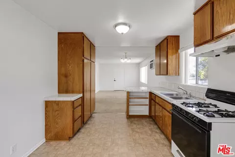 Kitchen - 10139 Hillhaven Ave, Tujunga, CA 91042 photo 3 of 3