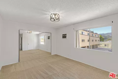 Bedroom - 10139 Hillhaven Ave, Tujunga, CA 91042 photo 3 of 5