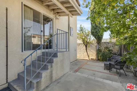 Exterior - 10139 Hillhaven Ave, Tujunga, CA 91042 photo 4 of 5