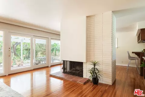 6880 E Lees Way, Long Beach, CA 90815 photo 2