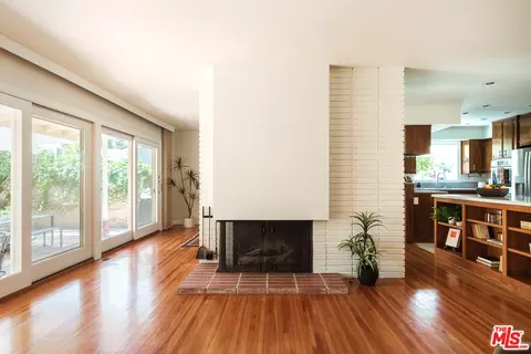 6880 E Lees Way, Long Beach, CA 90815 photo 1