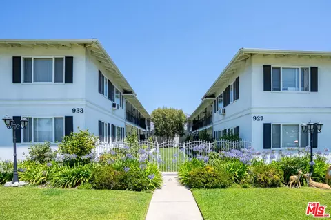 921 W Huntington Dr, Arcadia, CA 91007