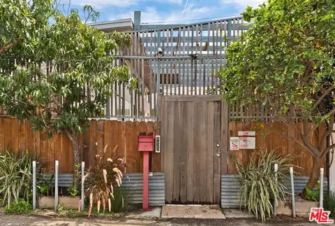 2416 Walnut Ave, Venice, CA 90291 photo 11