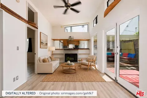 2416 Walnut Ave, Venice, CA 90291 photo 2