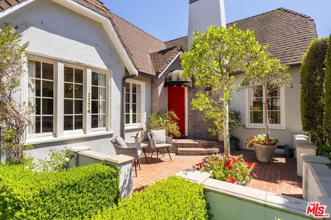 1174 Masselin Ave, Los Angeles, CA 90019
