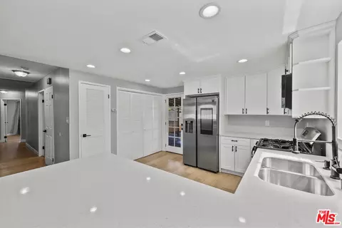 Entry Way - 3305 W Avenue L6, Lancaster, CA 93536 photo 1 of 3