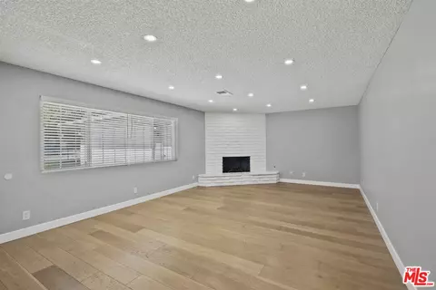 Living - 3305 W Avenue L6, Lancaster, CA 93536 photo 3 of 3