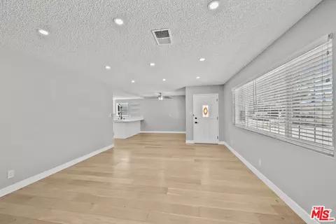 Living - 3305 W Avenue L6, Lancaster, CA 93536 photo 2 of 3