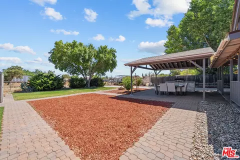 Exterior - 3305 W Avenue L6, Lancaster, CA 93536 photo 6 of 6