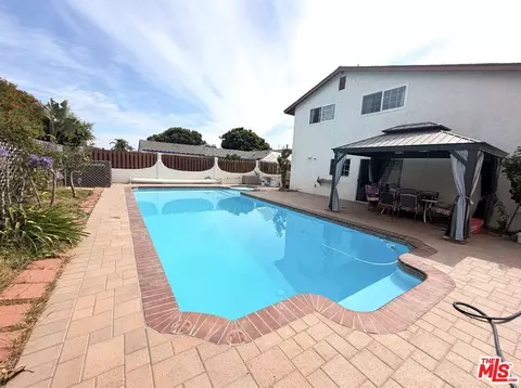 Exterior - 2114 Rhonda St, Oxnard, CA 93036 photo 1 of 2