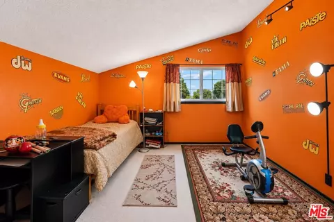Bedroom - 2114 Rhonda St, Oxnard, CA 93036 photo 5 of 9