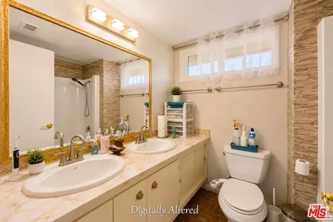 Bath - 2114 Rhonda St, Oxnard, CA 93036 photo 2 of 2