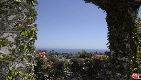 16645 Akron St, Pacific Palisades, CA 90272