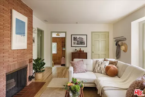 3510 Ferncroft Rd, Los Angeles, CA 90039