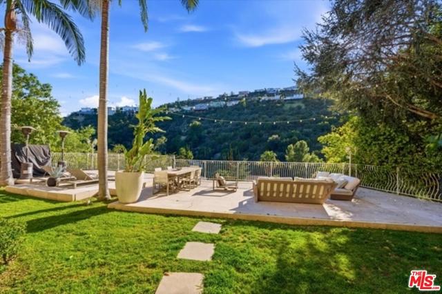 7546 Devista Dr, Los Angeles, CA 90046